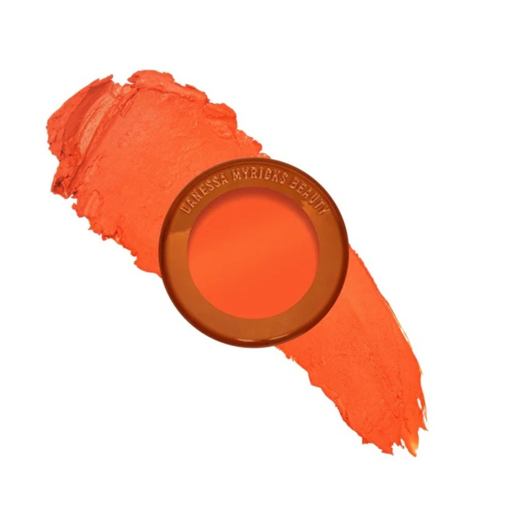Danessa Myricks Yummy Skin Blurring Balm Powder Flushed in Bellini